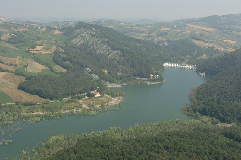 <p>Panoramica aerea da monte<br>(fonte:
        Consorzio di Bonifica di Piacenza)</p>