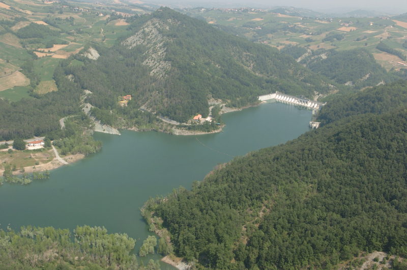 <p>Panoramica aerea da monte<br>(fonte:
        Consorzio di Bonifica di Piacenza)</p>
